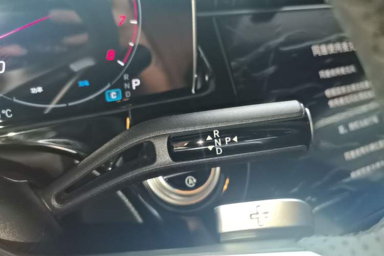 Used Mercedes-Benz E-Class 2026 Model, Restyled E 300 L Luxury Version Gear Lever