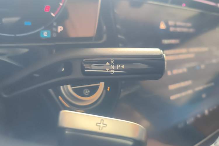 Used Mercedes-Benz E-Class 2026 E 300 L Luxury Gear Lever