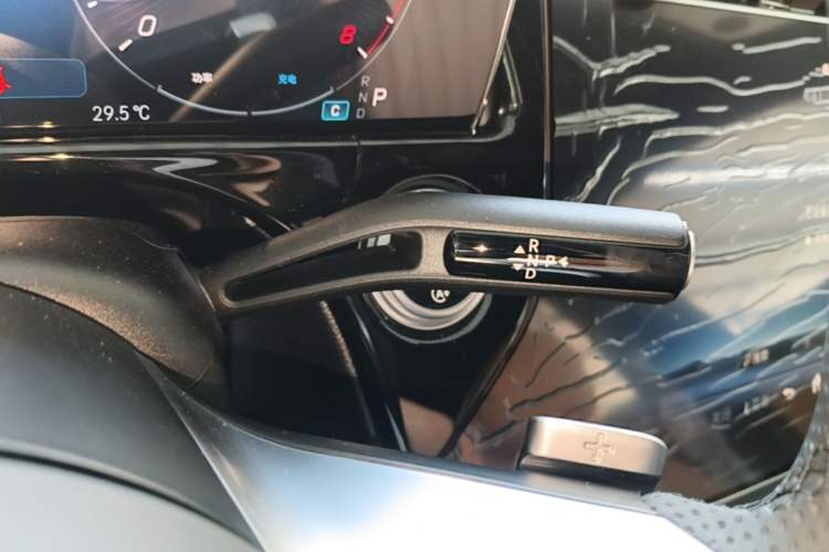 Used Mercedes-Benz E-Class 2026 Model, Restyled E 300 L Luxury Version Gear Lever