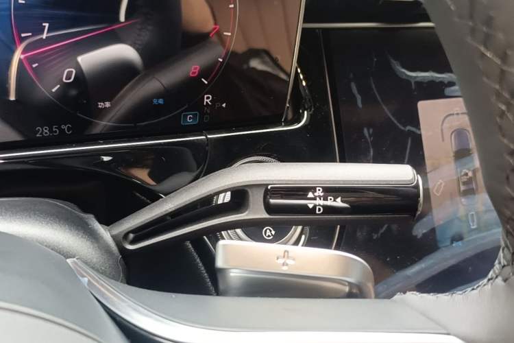 Used Mercedes-Benz E-Class 2026 E 300 L Luxury Gear Lever