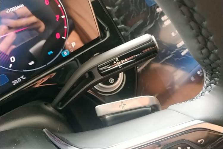 Used Mercedes-Benz E-Class 2026 E 300 L Luxury Gear Lever