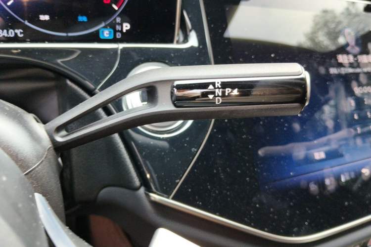 Used Mercedes-Benz E-Class  Gear Lever