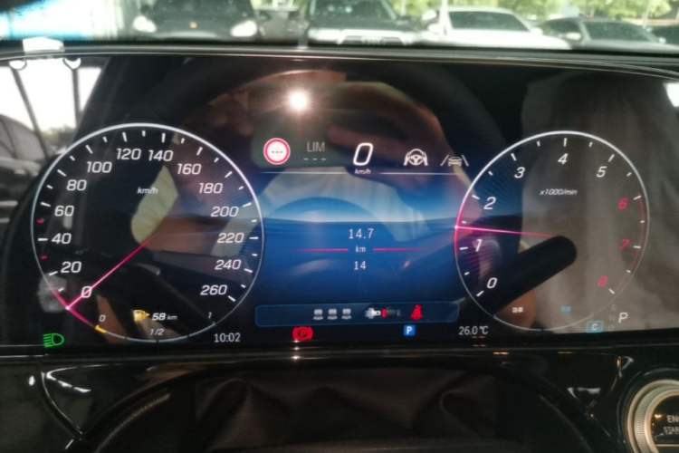 Used Mercedes-Benz E-Class 2026 Model, Restyled E 300 L Luxury Version Instrument Cluster