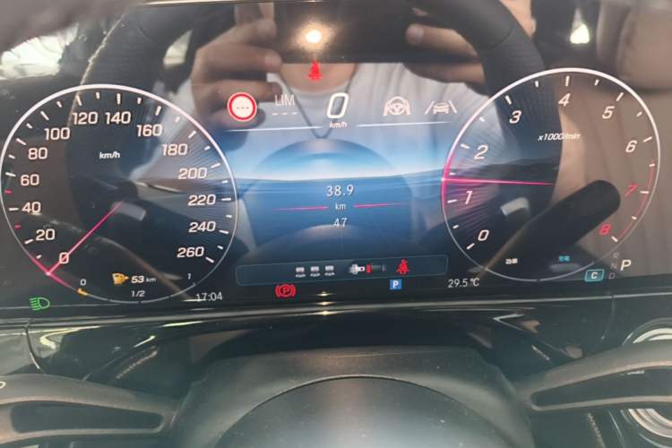 Used Mercedes-Benz E-Class 2026 Model, Restyled E 300 L Luxury Version Instrument Cluster