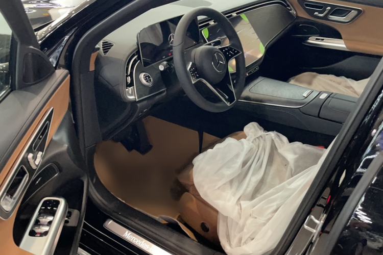 Used Mercedes-Benz E-Class 2026 E 260 L Classic Edition Interior 2