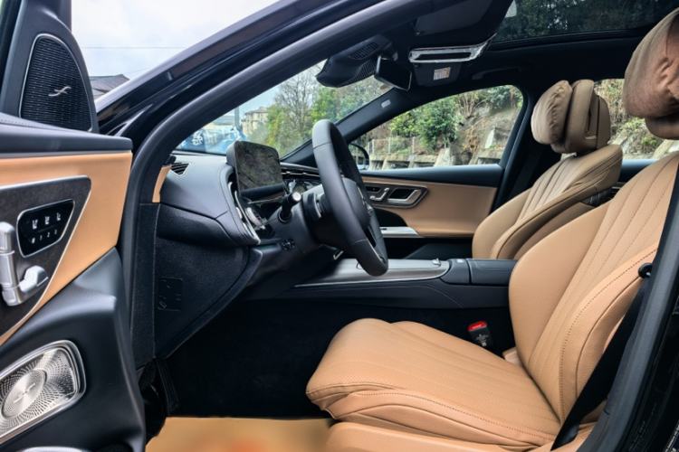 Used Mercedes-Benz E-Class 2026 E 300 L Luxury Interior 2