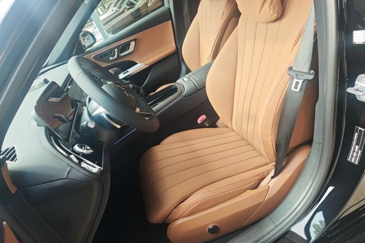 Used Mercedes-Benz E-Class 2026 Model, Restyled E 300 L Luxury Version Left Front Seat