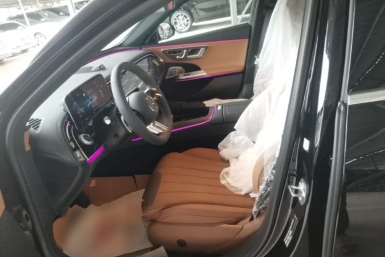 Used Mercedes-Benz E-Class 2026 Model, Restyled E 300 L Luxury Version Left Front Seat