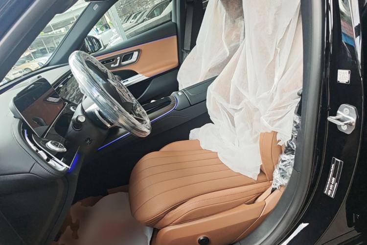Used Mercedes-Benz E-Class 2026 Model, Restyled E 300 L Luxury Version Left Front Seat