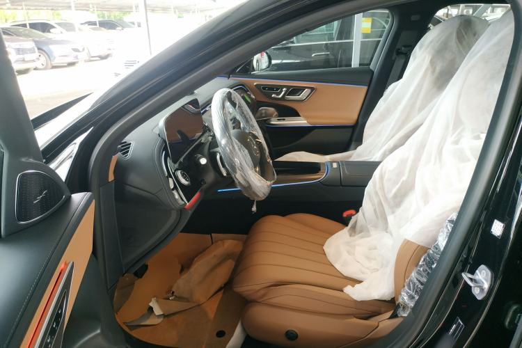 Used Mercedes-Benz E-Class 2026 Model, Restyled E 300 L Luxury Version Left Front Seat