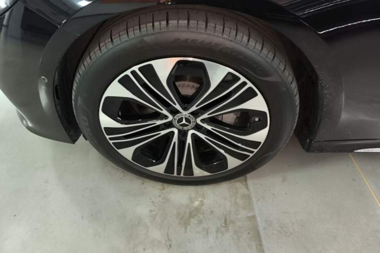 Used Mercedes-Benz E-Class 2026 E 300 L Luxury Left Front Wheel Hub