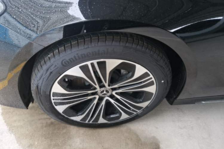 Used Mercedes-Benz E-Class 2026 Model, Restyled E 300 L Luxury Version Left Front Wheel Hub
