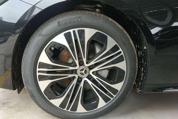 Used Mercedes-Benz E-Class 2026 E 300 L Luxury Left Front Wheel Hub