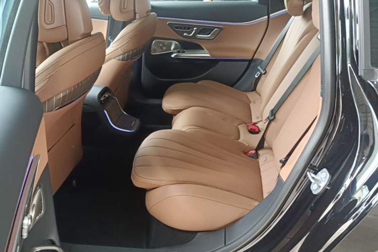 Used Mercedes-Benz E-Class 2026 E 300 L Luxury Left Rear Seat
