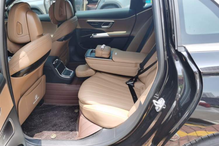 Used Mercedes-Benz E-Class 2026 E 260 L Classic Edition Left Rear Seat