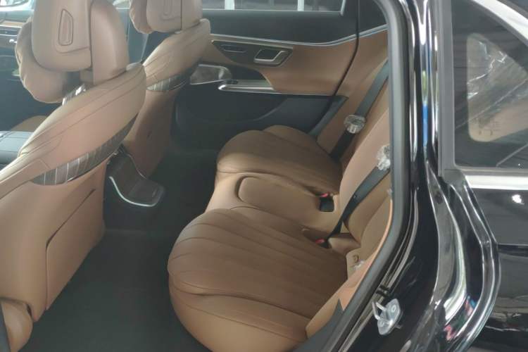 Used Mercedes-Benz E-Class 2026 Model Facelifted E 300 L Fashion Version Left Rear Seat