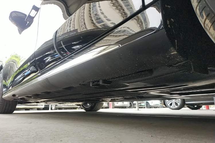 Used Mercedes-Benz E-Class 2026 E 300 L Luxury Left Side Sill