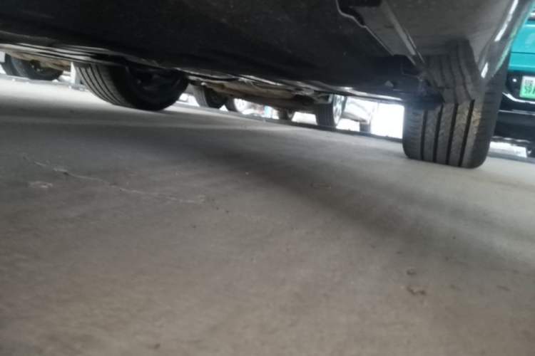 Used Mercedes-Benz E-Class 2026 Model, Restyled E 300 L Luxury Version Left Side Sill
