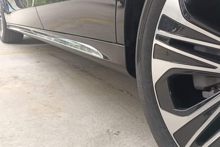 Used Mercedes-Benz E-Class 2026 E 300 L Luxury Left Side Sill