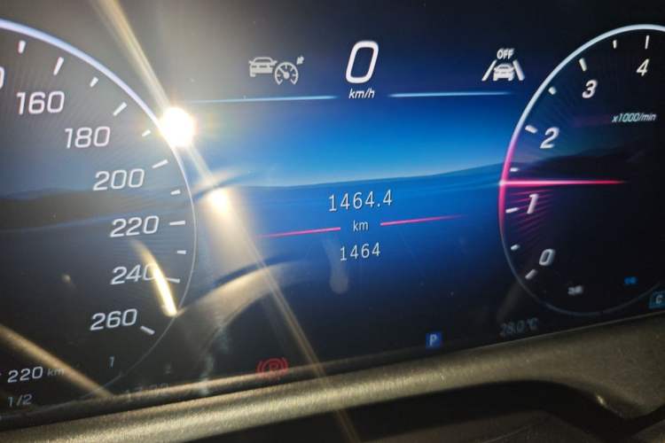 Used Mercedes-Benz E-Class 2026 E 260 L Classic Edition Odometer Close Up