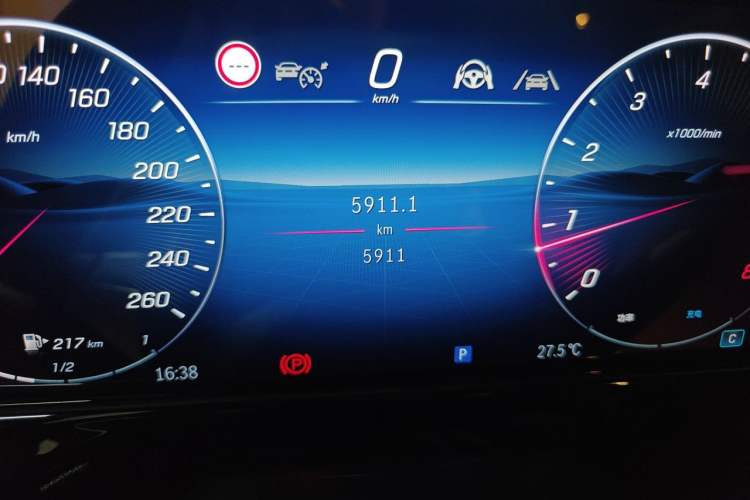 Used Mercedes-Benz E-Class 2026 E 300 L Luxury Odometer Close Up