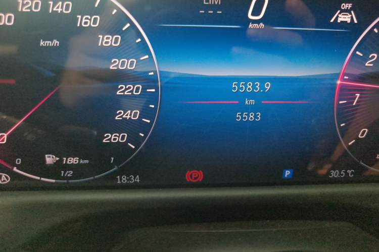 Used Mercedes-Benz E-Class 2026 E 260 L Classic Edition Odometer Close Up