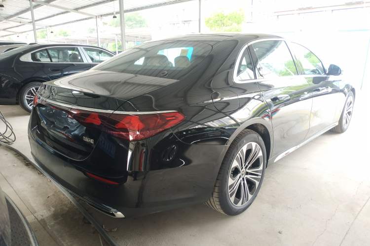 Used Mercedes-Benz E-Class 2026 Model, Restyled E 300 L Luxury Version Rear Right 45 Deg