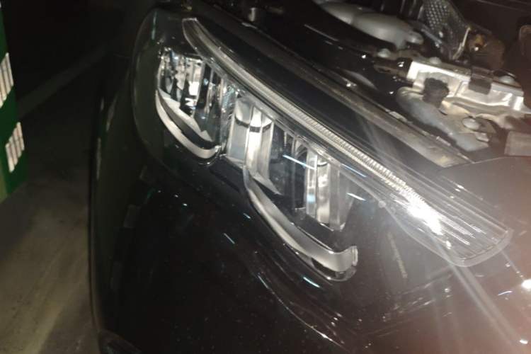 Used Mercedes-Benz E-Class 2026 E 260 L Classic Edition Right Front Headlight