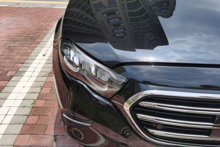 Used Mercedes-Benz E-Class 2026 E 260 L Classic Edition Right Front Headlight
