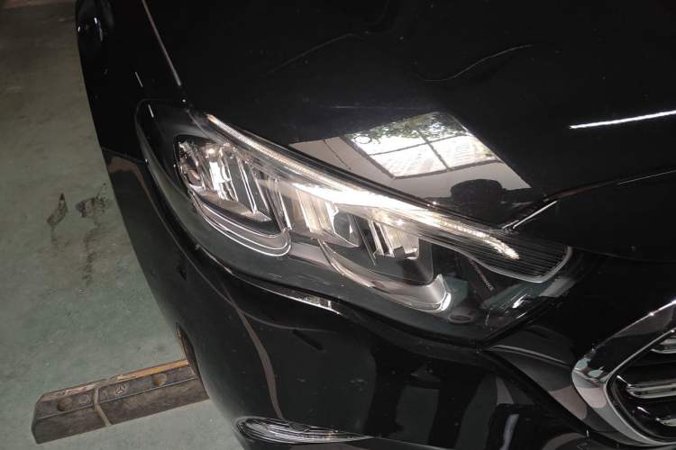 Used Mercedes-Benz E-Class 2026 E 260 L Classic Edition Right Front Headlight