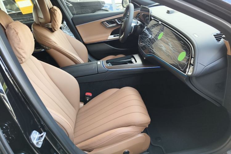 Used Mercedes-Benz E-Class 2026 Model, Restyled E 300 L Luxury Version Right Front Seat