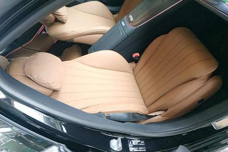 Used Mercedes-Benz E-Class 2026 E 300 L Luxury Right Front Seat