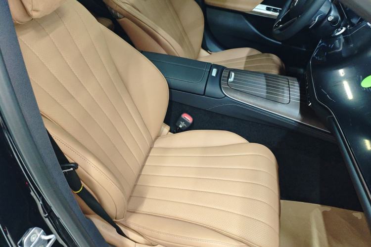 Used Mercedes-Benz E-Class 2026 E 300 L Luxury Right Front Seat