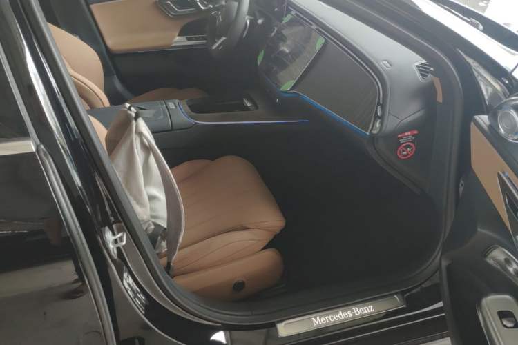Used Mercedes-Benz E-Class 2026 Model Facelifted E 300 L Fashion Version Right Front Seat