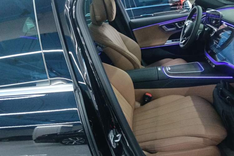 Used Mercedes-Benz E-Class 2026 E 300 L Luxury Right Front Seat