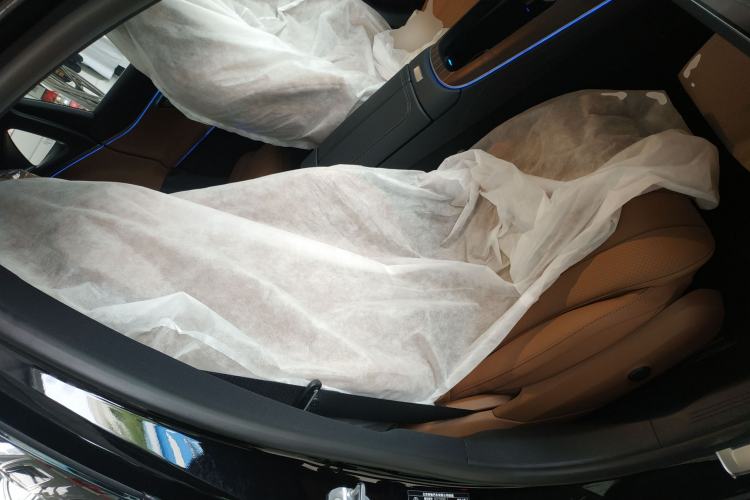 Used Mercedes-Benz E-Class 2026 Model, Restyled E 300 L Luxury Version Right Front Seat