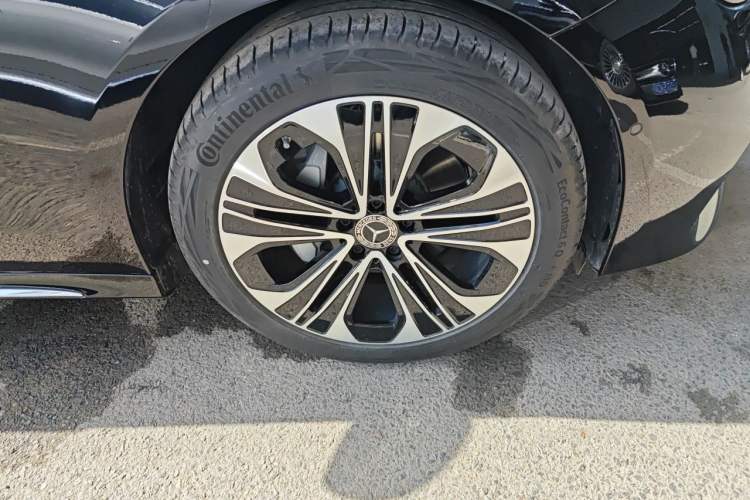 Used Mercedes-Benz E-Class 2026 E 300 L Luxury Right Front Wheel Hub
