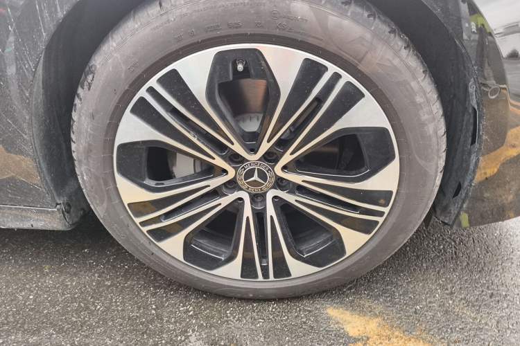 Used Mercedes-Benz E-Class 2026 E 300 L Luxury Right Front Wheel Hub
