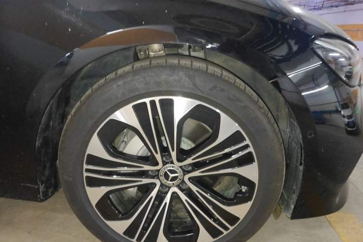 Used Mercedes-Benz E-Class 2026 E 300 L Luxury Right Front Wheel Hub