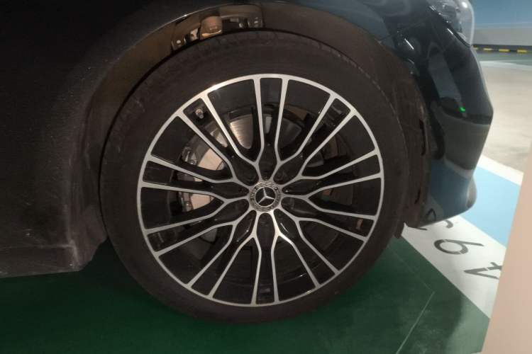 Used Mercedes-Benz E-Class 2026 E 300 L Prestige Edition Right Front Wheel Hub