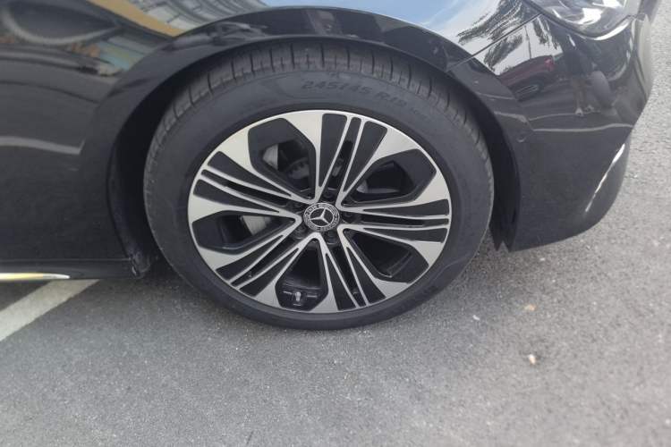 Used Mercedes-Benz E-Class 2026 E 300 L Luxury Sporty Right Front Wheel Hub