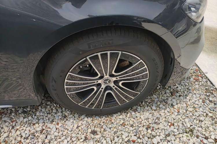 Used Mercedes-Benz E-Class 2026 E 260 L Right Front Wheel Hub