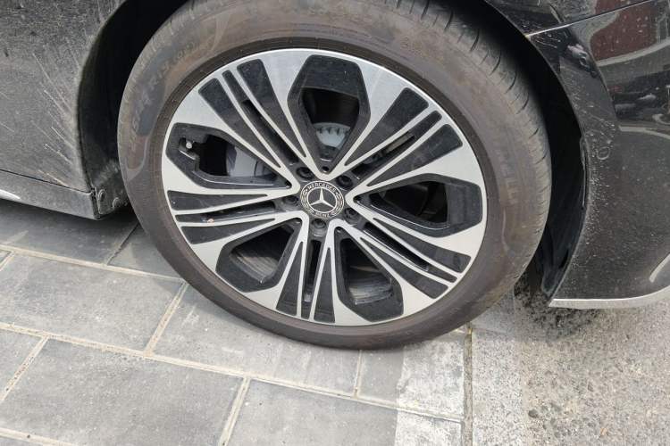 Used Mercedes-Benz E-Class  Right Front Wheel Hub