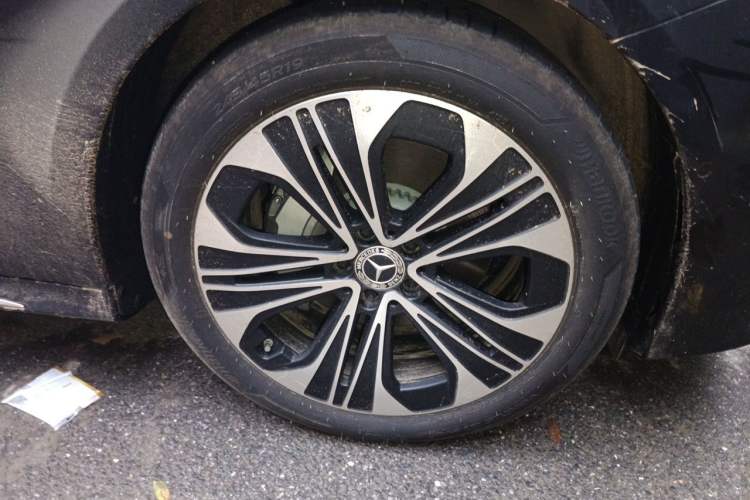 Used Mercedes-Benz E-Class 2026 E 300 L Luxury Right Front Wheel Hub
