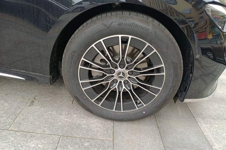 Used Mercedes-Benz E-Class 2026 E 260 L Right Front Wheel Hub