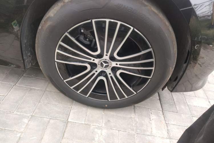 Used Mercedes-Benz E-Class 2026 E 260 L Classic Edition Right Front Wheel Hub