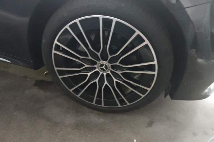 Used Mercedes-Benz E-Class 2026 Model Facelifted E 300 L Prestige Version Right Front Wheel Hub
