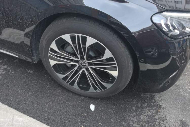 Used Mercedes-Benz E-Class 2026 E 300 L Luxury Right Front Wheel Hub