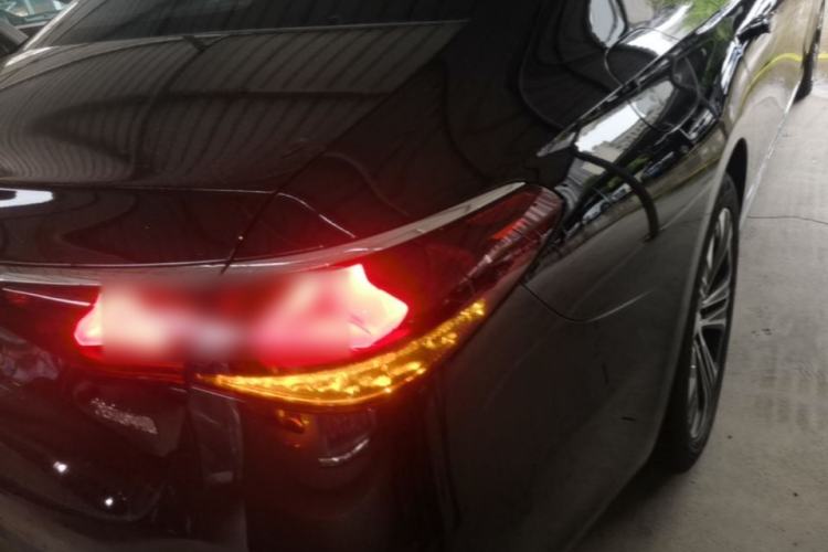 Used Mercedes-Benz E-Class 2026 Model, Restyled E 300 L Luxury Version Right Rear Taillight