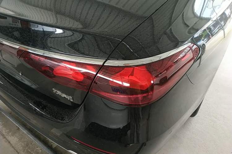 Used Mercedes-Benz E-Class 2026 E 300 L Luxury Right Rear Taillight